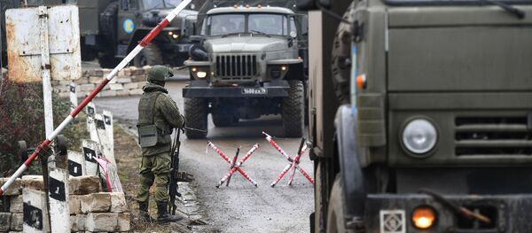 Военная техника российских миротворческих сил на блокпосту в Лачинском коридоре Военная техника российских миротворческих сил на блокпосту в Лачинском коридоре - Sputnik Южная Осетия