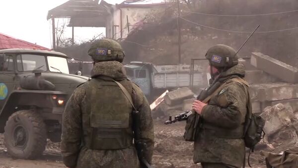 Российские миротворцы следят за безопасностью в Лачинском коридоре - Sputnik Южная Осетия