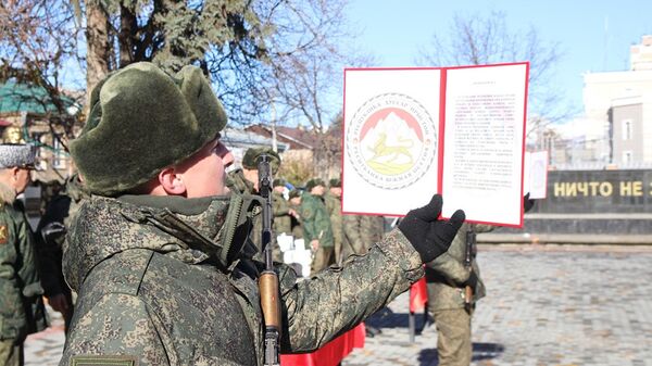 В Цхинвале отрепетировали присягу новобранцев в ВС Южной Осетии - Sputnik Южная Осетия