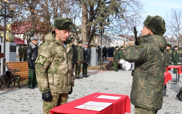 В Южной Осетии курсантов привели к военной присяге - Sputnik Южная Осетия