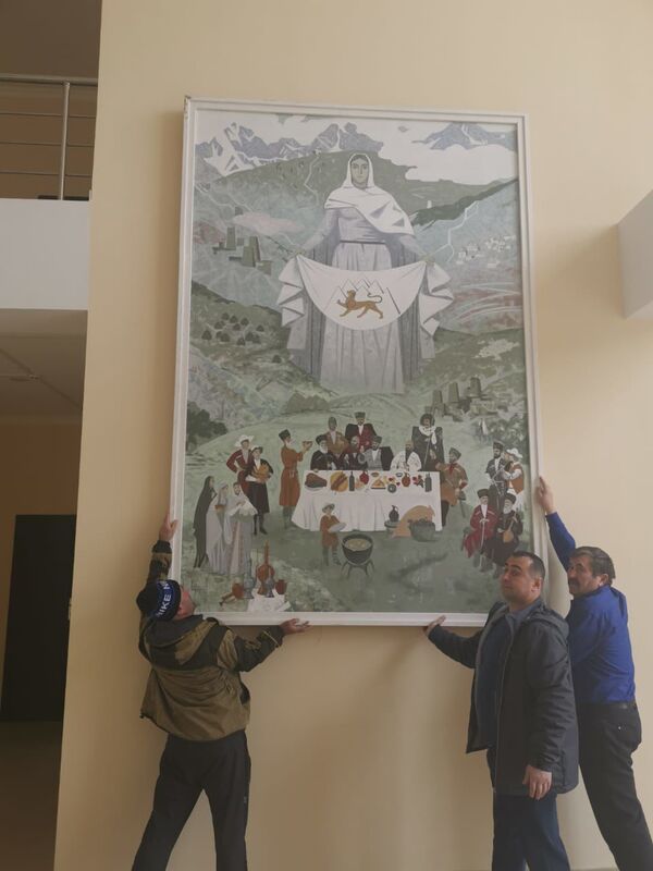 ХИПУ музейы коллекци баххӕст кодтой нывгӕнӕг Джиоты Магрезы куыстытӕ ХИПУ музейы коллекци баххӕст кодтой нывгӕнӕг Джиоты Магрезы куыстытӕ - Sputnik Хуссар Ирыстон