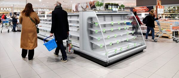 Покупатели в продуктовом магазине в Нидерландах Покупатели в продуктовом магазине в Нидерландах - Sputnik Южная Осетия