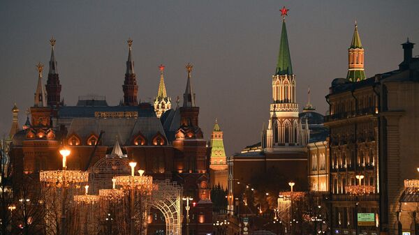 Новогодние украшения на Тверской улице в Москве - Sputnik Южная Осетия