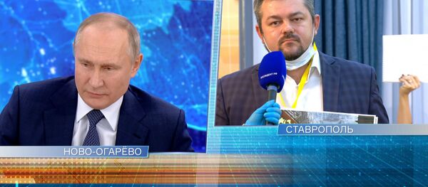 Россия должна быть сильной, чтобы не допустить переписывания истории – Путин - Sputnik Южная Осетия
