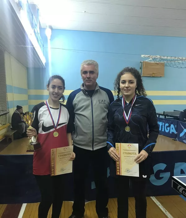 Теннисистки из Цхинвала стали победителями и призерами чемпионата Северной Осетии Теннисистки из Цхинвала стали победителями и призерами чемпионата Северной Осетии - Sputnik Южная Осетия