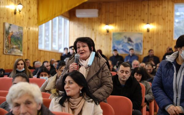Встреча президента Анатолия Бибилова с жителями поселка Дзау  - Sputnik Южная Осетия
