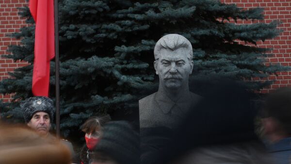 Возложение цветов к могиле И. В. Сталина - Sputnik Южная Осетия