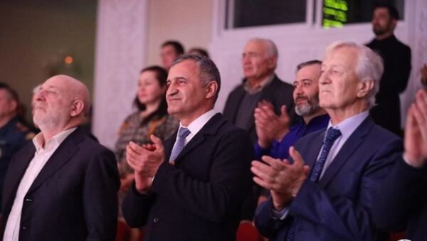 В Цхинвале прошел отчетный концерт Государственного ансамбля песни и танца Симд - Sputnik Южная Осетия