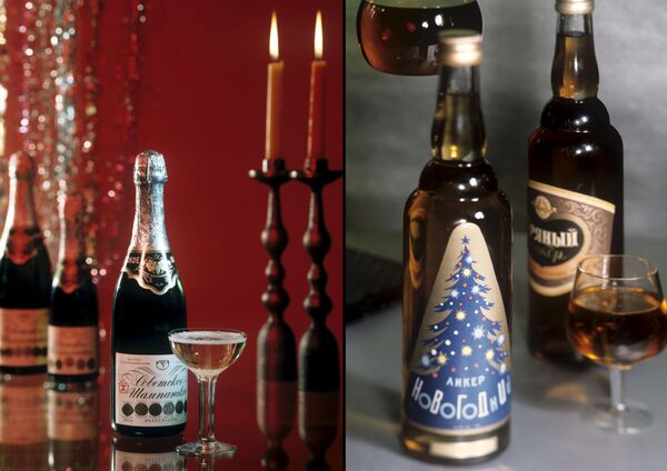Советское шампанское и ликер Новогодний - Sputnik Южная Осетия