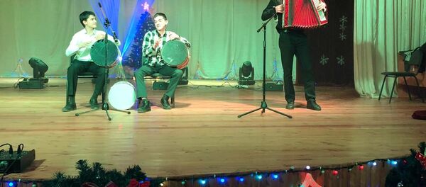 В Дзауском районе Южной Осетии Новый год отметили концертом - Sputnik Южная Осетия