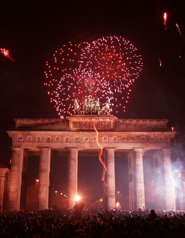 Салют во время празднования Нового года в Берлине, 1996 год  - Sputnik Южная Осетия