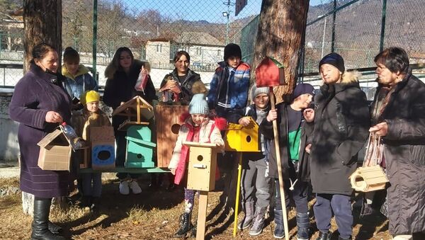 Дети в Дзауском районе Южной Осетии установили скворечники - Sputnik Южная Осетия