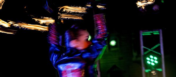 Участница огненного шоу - Sputnik Южная Осетия