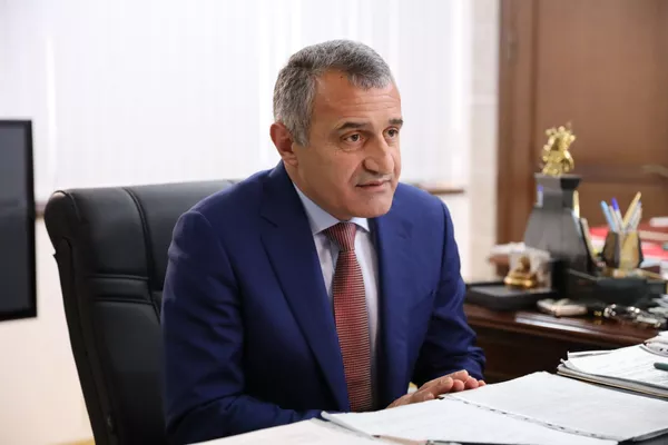 Президент наградил Владимира Габаева Орденом Почета Президент наградил Владимира Габаева Орденом Почета - Sputnik Южная Осетия