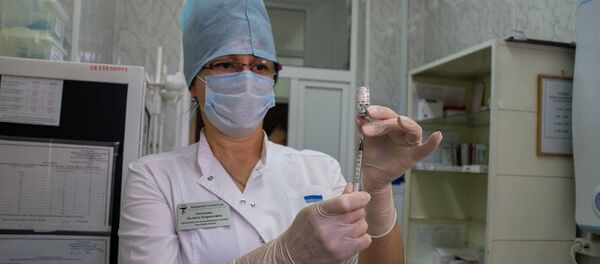 На Северном Кавказе и Закавказье началась вакцинация гражданских специалистов и членов семей военнослужащих ЮВО - Sputnik Южная Осетия