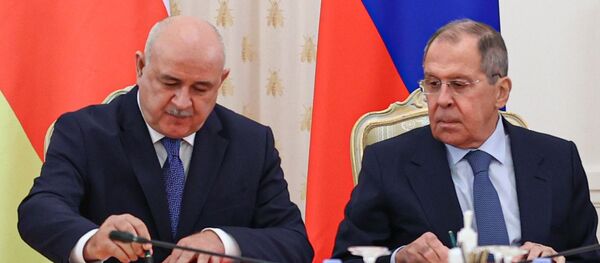 Встреча глав МИД РФ и Южной Осетии Сергея Лаврова и Дмитрия Медоева - Sputnik Южная Осетия