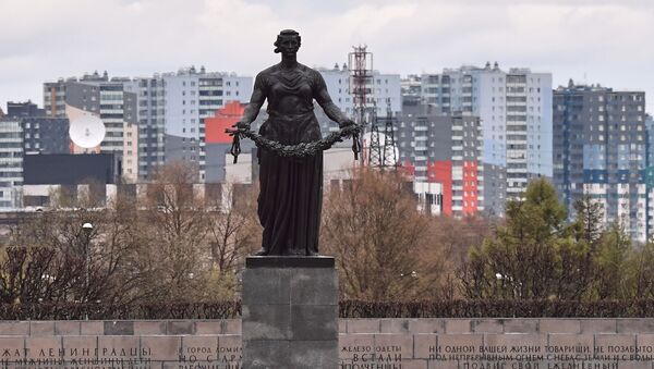 Монумент Мать-Родина на Пискаревском мемориальном кладбище - Sputnik Южная Осетия