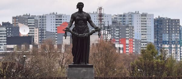 Монумент Мать-Родина на Пискаревском мемориальном кладбище Монумент Мать-Родина на Пискаревском мемориальном кладбище - Sputnik Южная Осетия