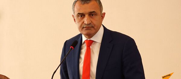 Бибилов выступил в парламенте Южной Осетии после срыва внеочередной сессии - видео - Sputnik Южная Осетия