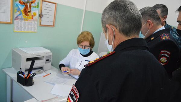 Сотрудники органов внутренних дел проходят тестирование на наркотики - Sputnik Южная Осетия