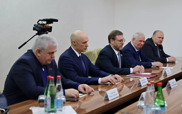 Встреча российской парламентской делегации с руководством Южной Осетии Встреча российской парламентской делегации с руководством Южной Осетии - Sputnik Южная Осетия