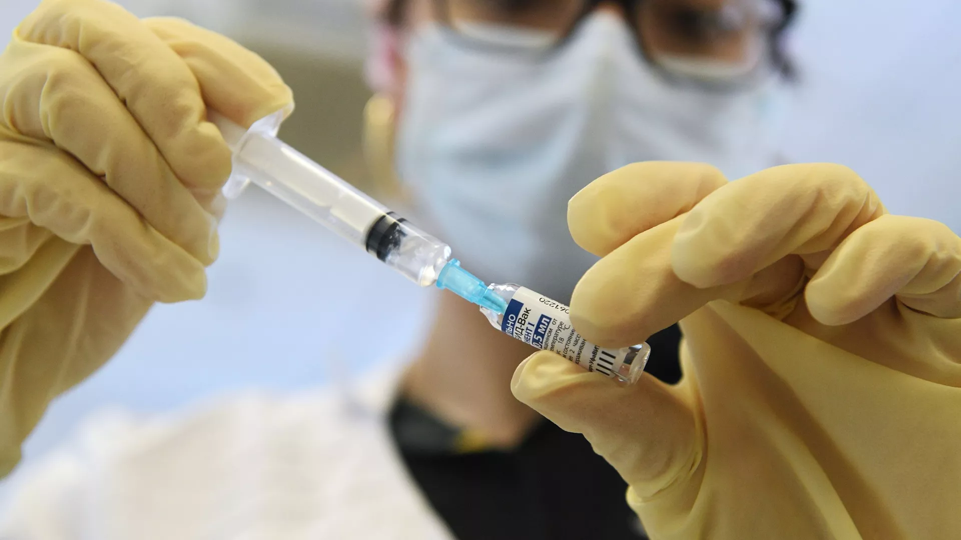 Вакцинация от COVID-19 в аэропорту Шереметьево