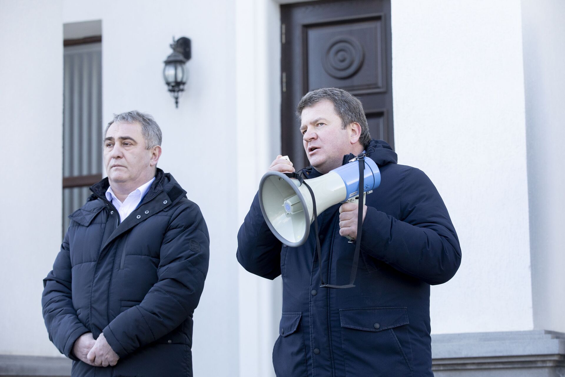 Семья Инала Джабиева решила прекратить акцию на площади в Цхинвале - Sputnik Южная Осетия, 1920, 26.02.2021