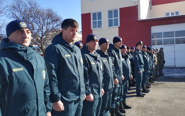 В МЧС Южной Осетии наградили  спасателей, за работу на пожарах  - Sputnik Южная Осетия