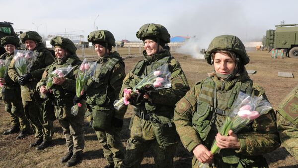 Женщин-военнослужащих ЮВО поздравили с 8 Марта  - Sputnik Южная Осетия