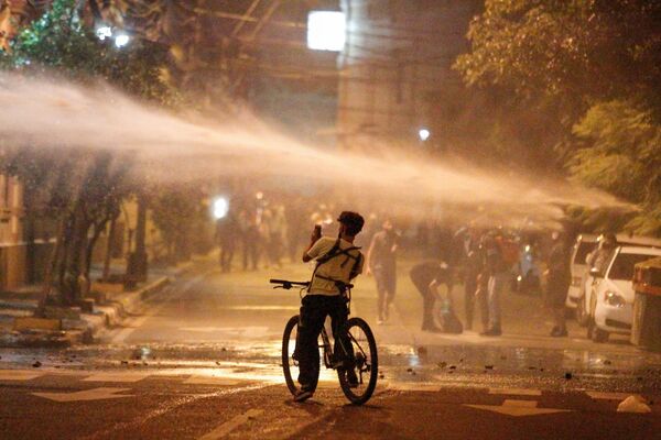 Использование водометов на акции протеста в Асунсьоне, Парагвай - Sputnik Южная Осетия