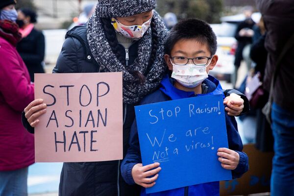Представители азиатского сообщества в США участвуют в акции против расизма - Sputnik Южная Осетия