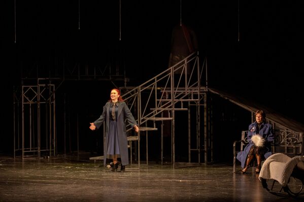 Спектакль Три сестры на сцене Госдрамтеатра - Sputnik Южная Осетия