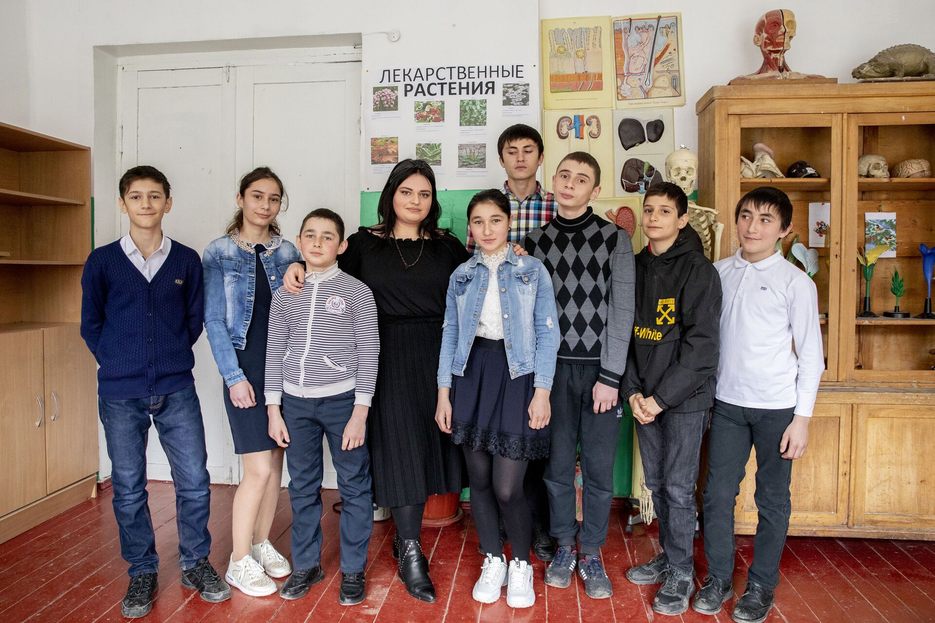 Психолог из Цхинвала провела благотворительную акцию в школе Знаурского района - Sputnik Южная Осетия, 1920, 25.03.2021