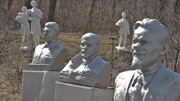 Из СССР: коллекционер более 20 лет собирал скульптуры советской эпохи - Sputnik Южная Осетия