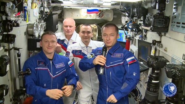 Легендарная дата: российские космонавты поздравили землян с юбилеем первого полета человека в космос - Sputnik Южная Осетия