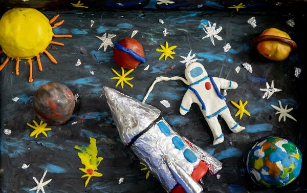 Выставка, посвященная Дню космоса в Лицее искусств - Sputnik Южная Осетия
