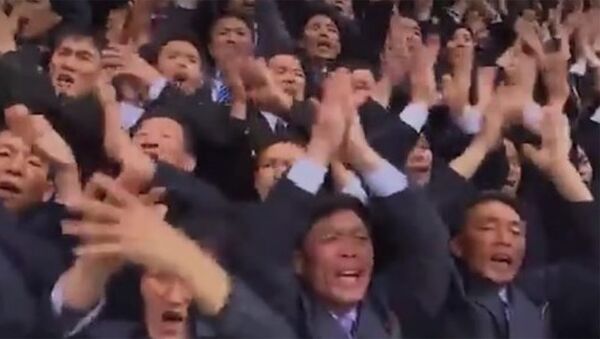 Как встречали Ким Чен Ына, приехавшего сфотографироваться с участниками конгресса Трудовой партии КНДР. - Sputnik Южная Осетия