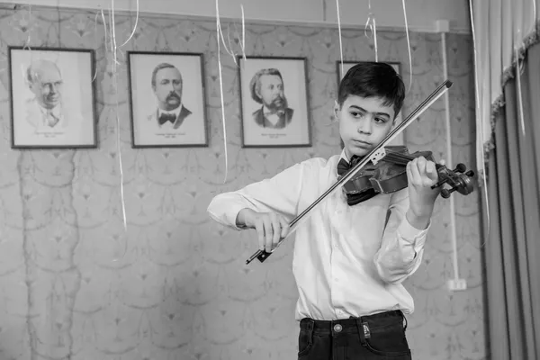 Отчетный концерт в цхинвальской музыкальной школе Отчетный концерт в цхинвальской музыкальной школе - Sputnik Южная Осетия