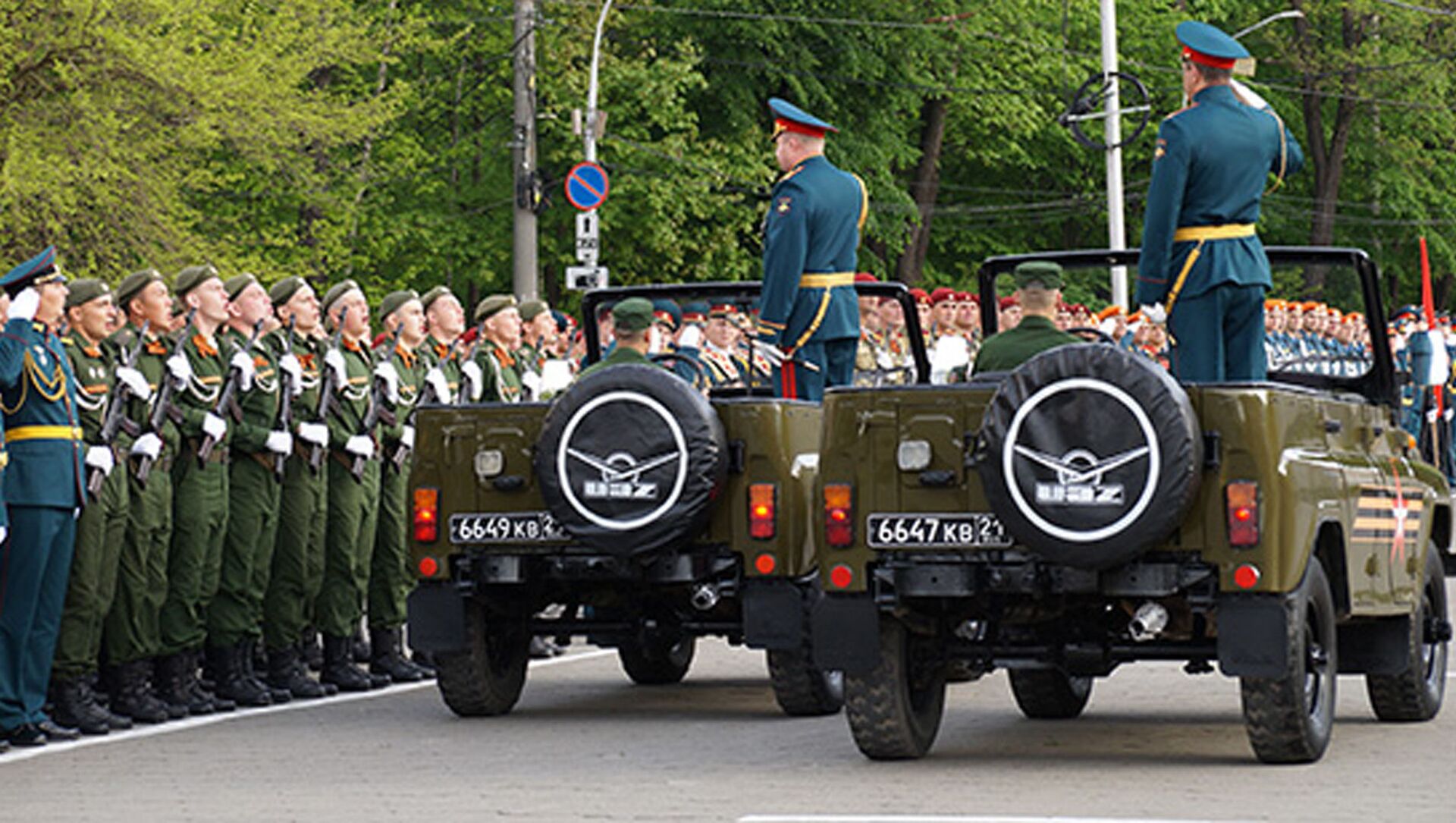 Во Владикавказе прошла первая тренировка парада Победы с участием пеших парадных расчетов военнослужащих ЮВО - Sputnik Южная Осетия, 1920, 29.04.2021