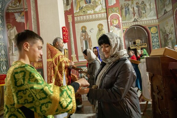 Пасха в храме Пресвятой Троицы в Цхинвале - Sputnik Южная Осетия