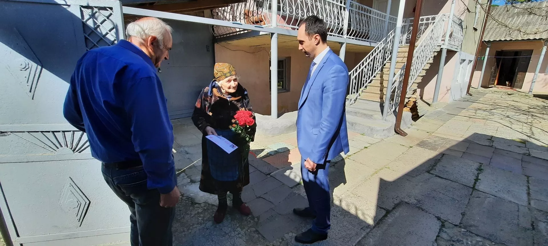Ветеранам Великой Отечественной из Цхинвальского района передали поздравления Путина Ветеранам Великой Отечественной из Цхинвальского района передали поздравления Путина - Sputnik Южная Осетия, 1920, 05.05.2021