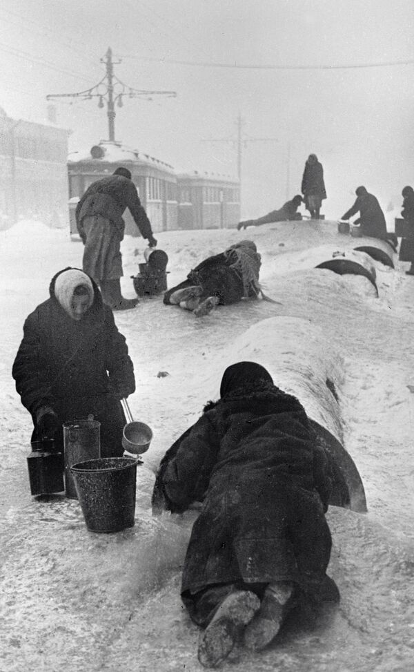 Жители блокадного Ленинграда, 1942 год - Sputnik Южная Осетия
