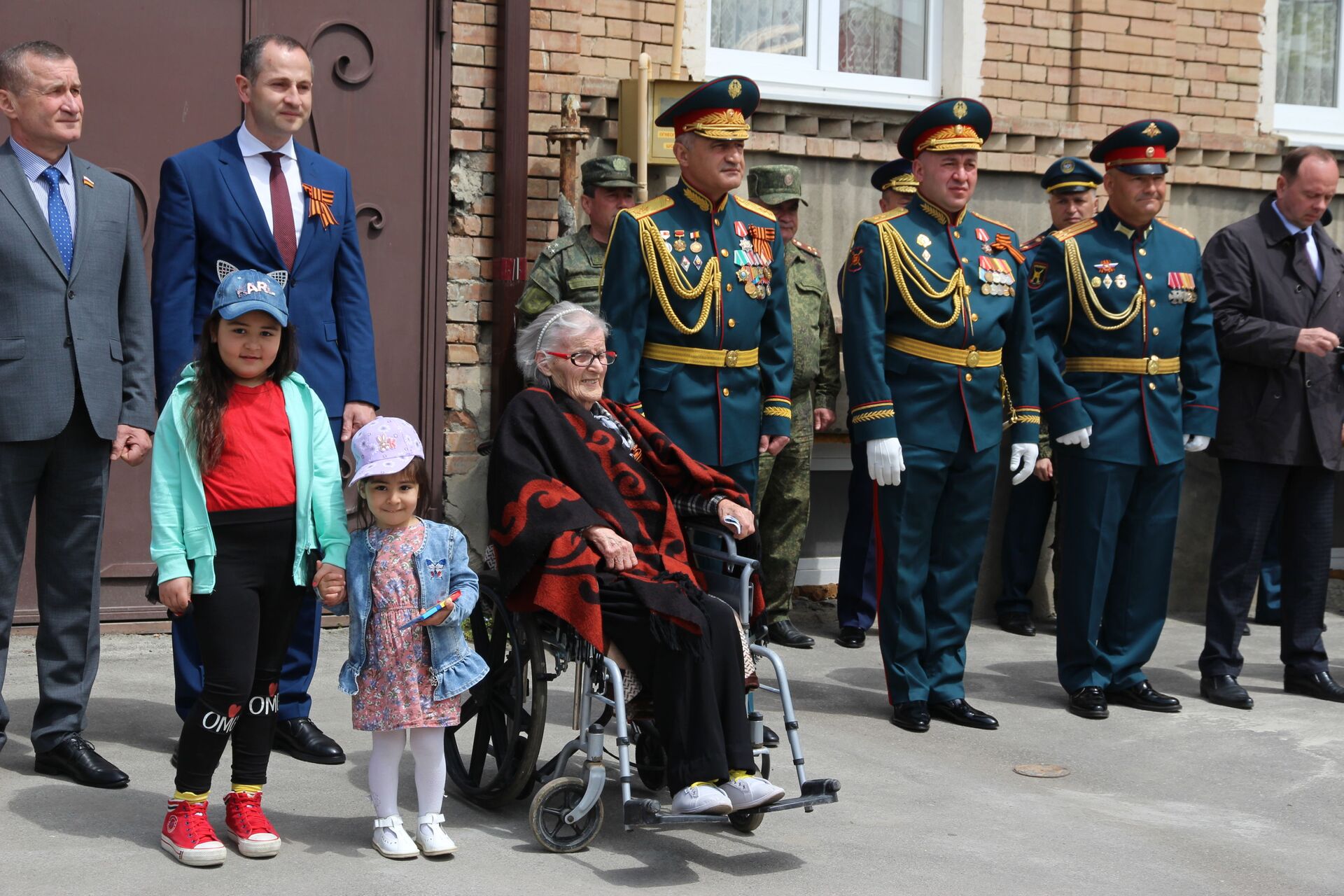 В Цхинвале прошли именные военные парады для ветеранов Великой Отечественной войны - Sputnik Южная Осетия, 1920, 07.05.2021