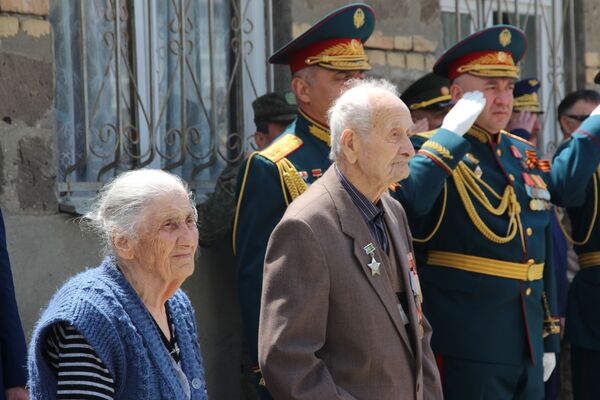 Именной парад для ветеранов в честь 76-й годовщины Победы в Великой Отечественной войне - Sputnik Южная Осетия