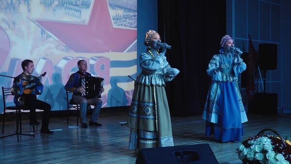 Концерт Пермского ансамбля народной музыки и танца Ярмарка в Ленингоре  - Sputnik Южная Осетия