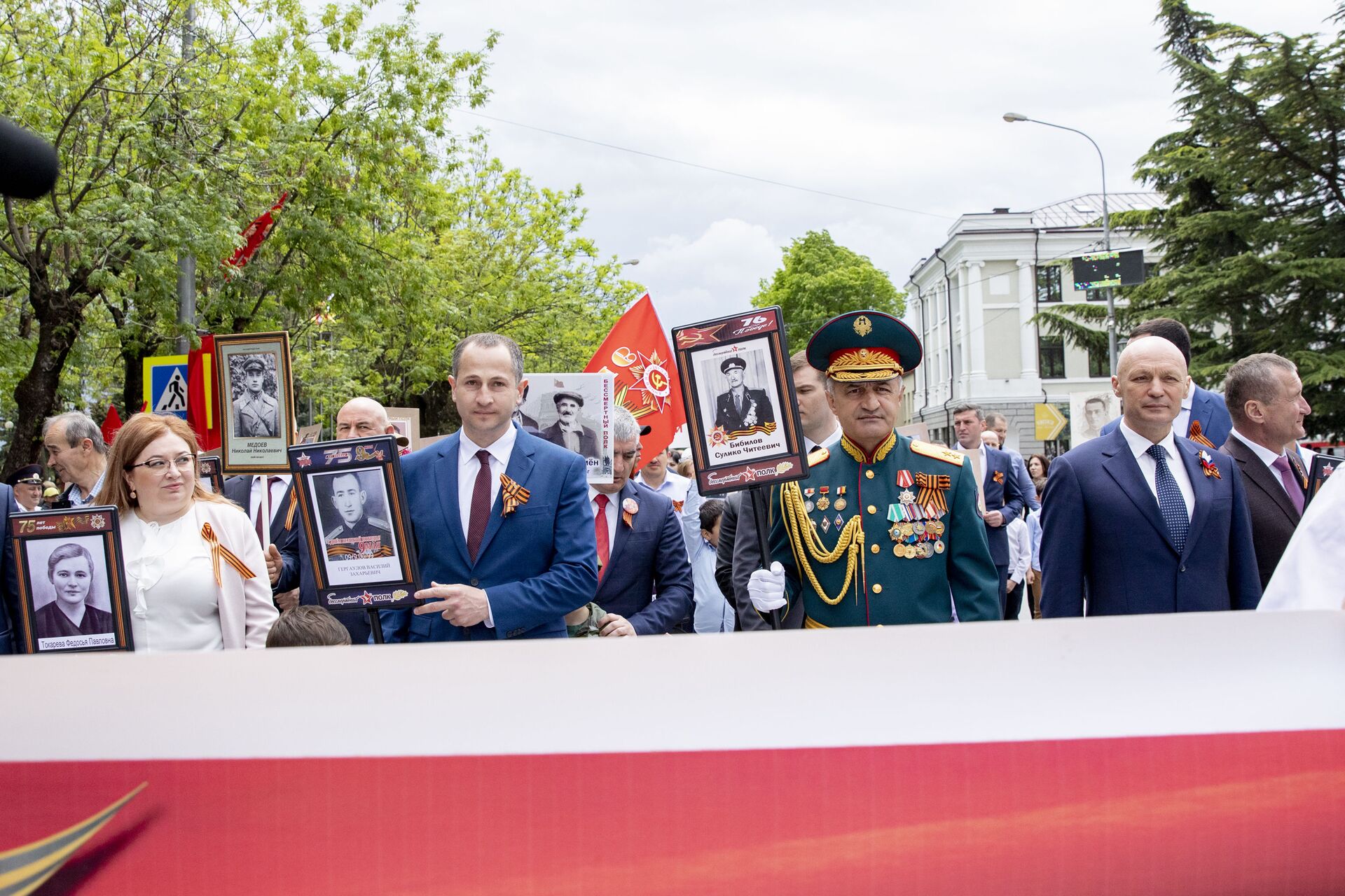 В Южной Осетии шествие Бессмертного полка собрало несколько тысяч человек - Sputnik Южная Осетия, 1920, 09.05.2021