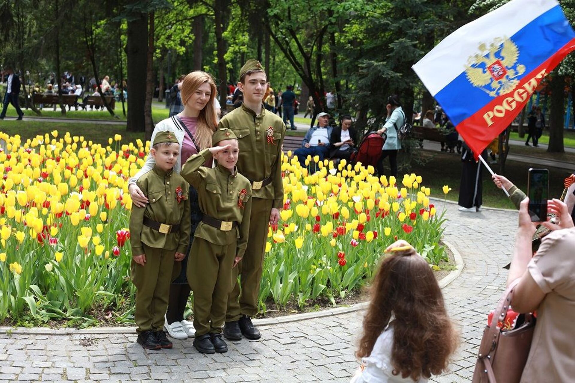 Готовились всей семьей. Как прошел парад в честь Дня Победы во Владикавказе - Sputnik Южная Осетия, 1920, 09.05.2021