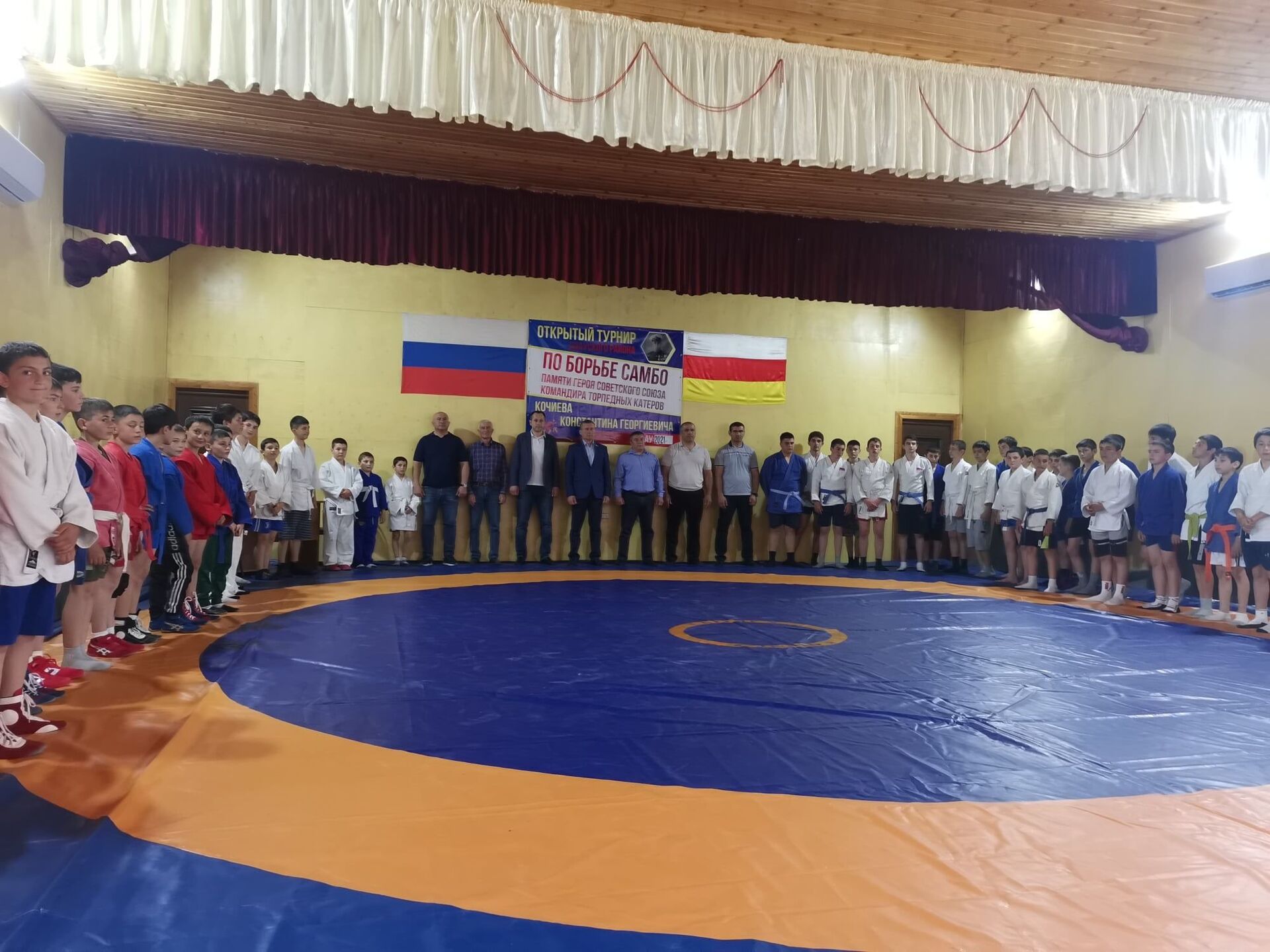 В поселке Дзау состоялся турнир по самбо - Sputnik Южная Осетия, 1920, 16.05.2021