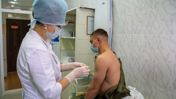 Вакцинация от коронавируса на российской военной базе в Южной Осетии - Sputnik Южная Осетия