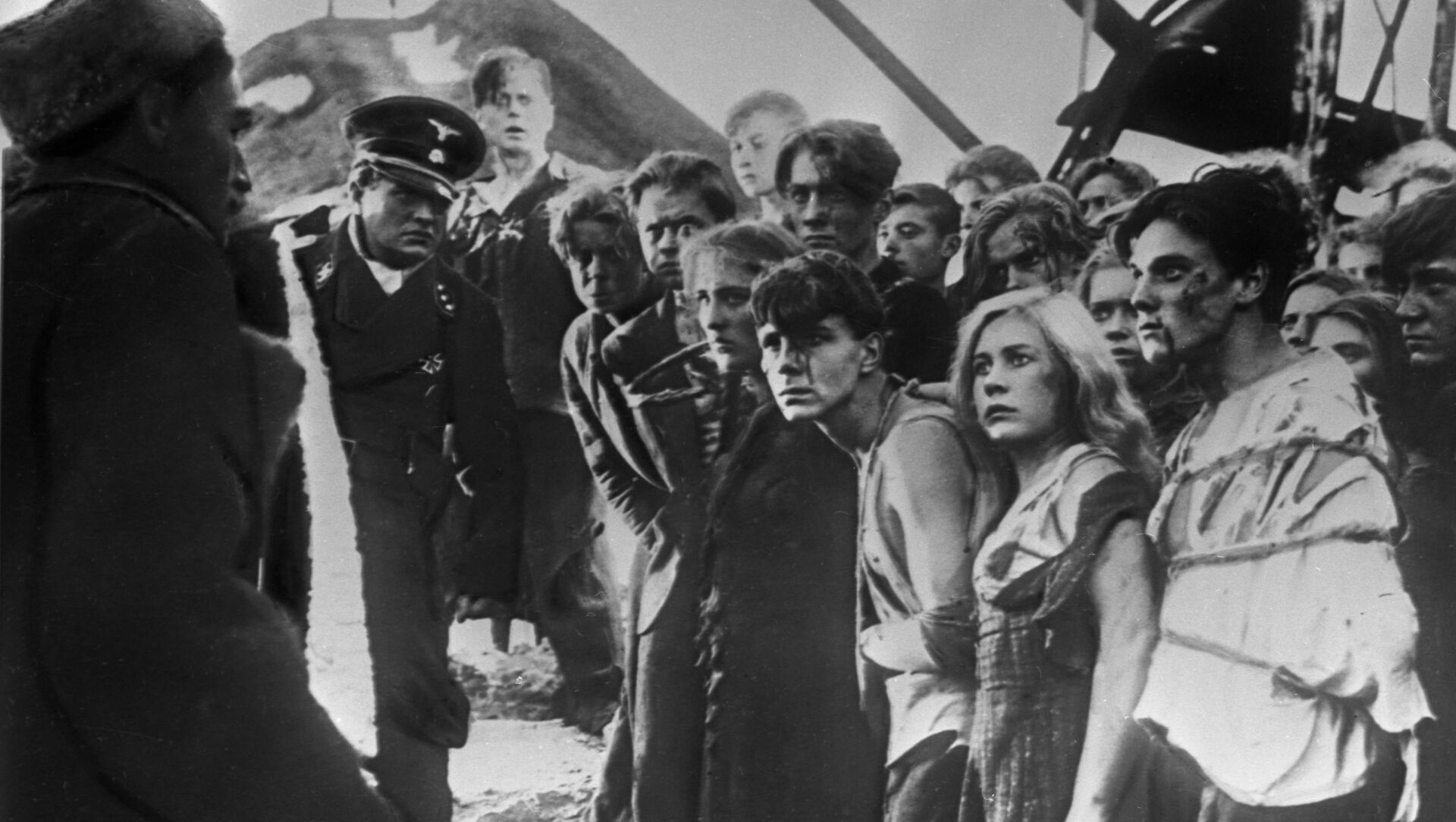 Кадр из художественного фильма Молодая гвардия - Sputnik Южная Осетия, 1920, 18.05.2021
